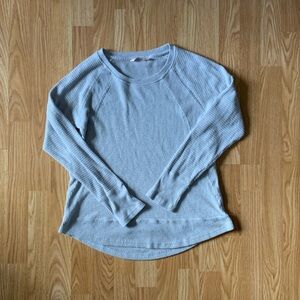 LA VIE EN ROSE Waffle Knit Gray Long Sleeve - Size M